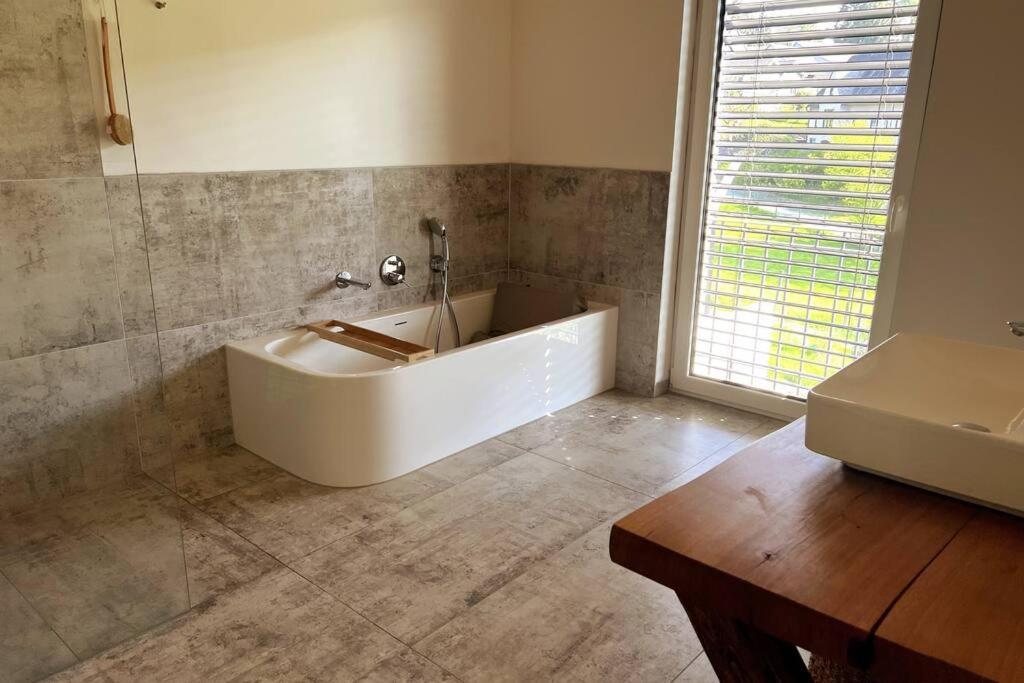 Forest Retreat- Serene 160M2 With Forest Views 韦默尔斯基兴 外观 照片